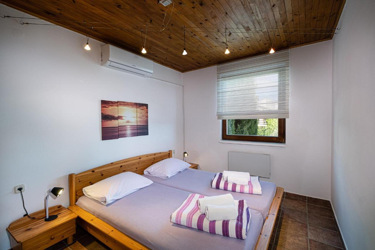 House Petra On The Beach-Sea Cesarica Bagian luar foto